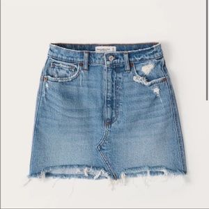 NWT Abercrombie Ultra High Rise Jean Skirt